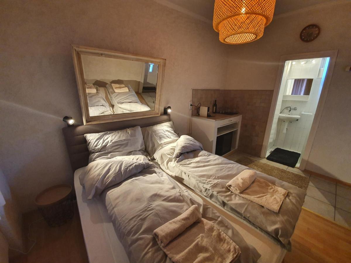 Corte Apartman Papa Exterior photo