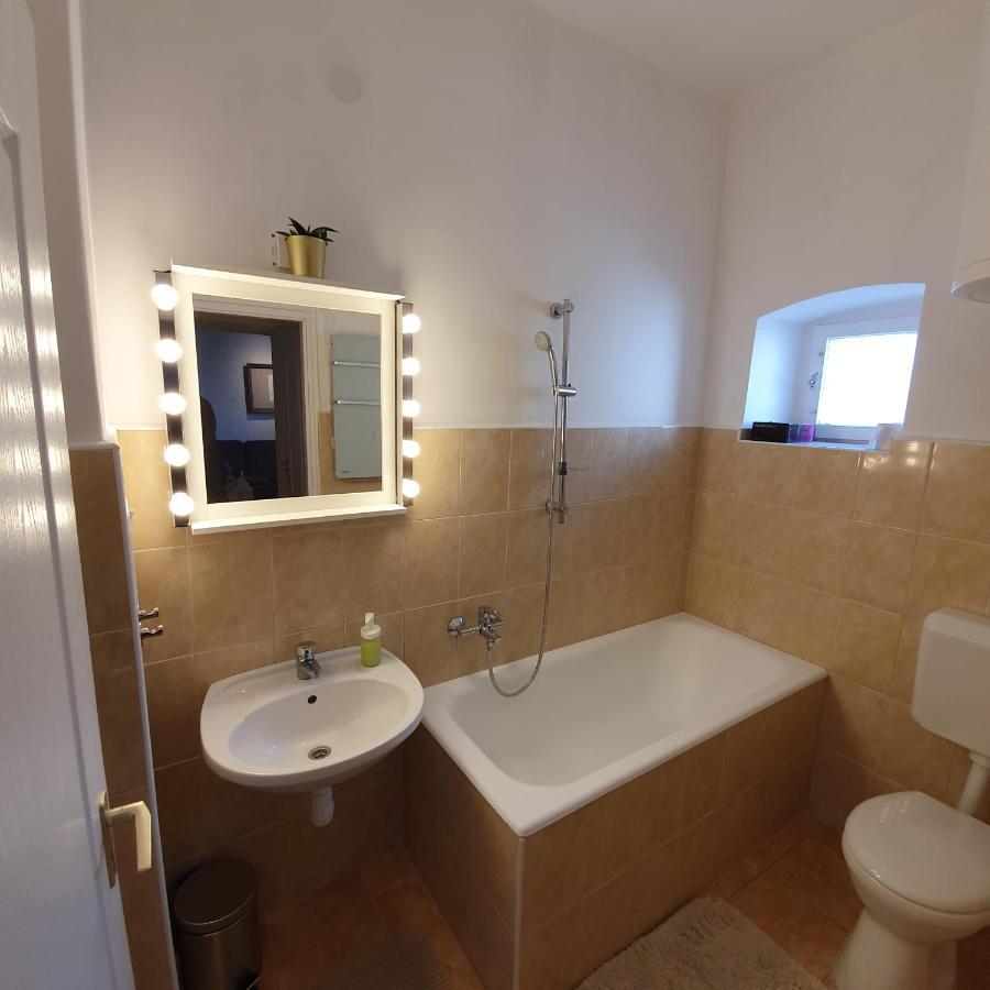 Corte Apartman Papa Exterior photo