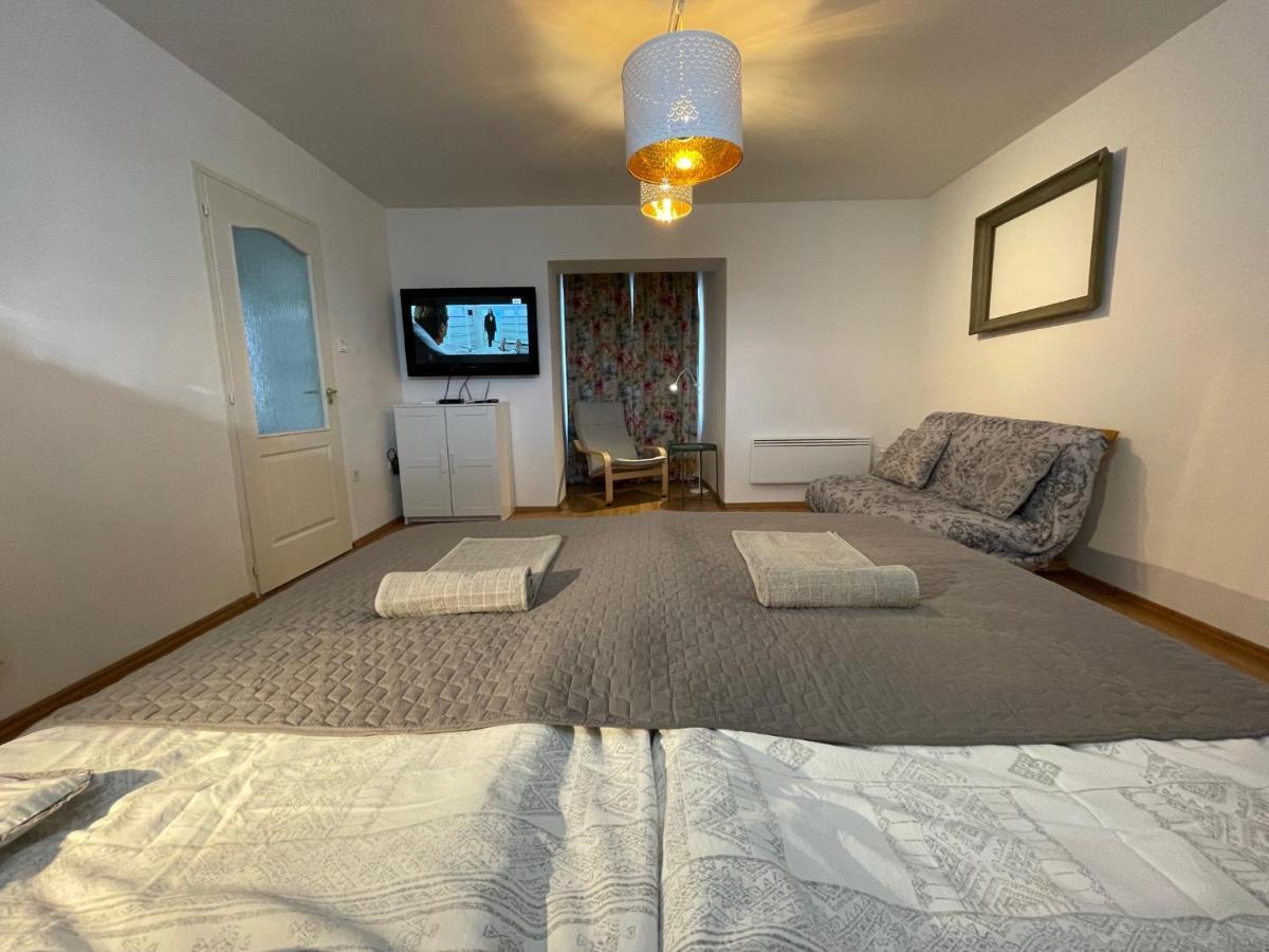 Corte Apartman Papa Exterior photo